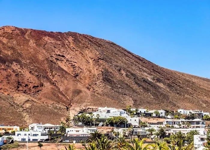 Villa Mediterranea Con Piscina Privada Y Aire Acondicionado En Playa Blanca - Es-175-51