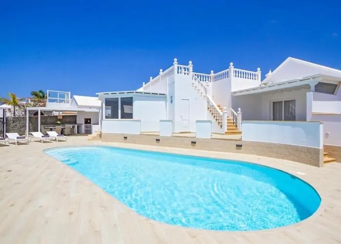 Villa Mediterranea Con Piscina Privada Y Aire Acondicionado En Playa Blanca - Es-175-51 *